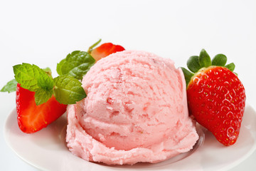 Strawberry ice cream