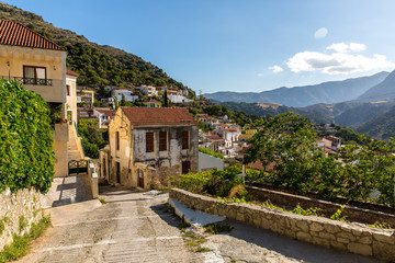 Fototapeta na wymiar Mały krety wieś w wyspie Kreta, Grecja.