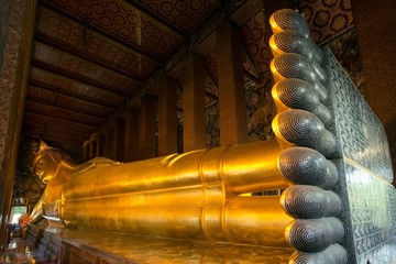 Golden reclining Buddha