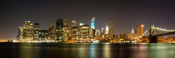 Fototapeta na wymiar Downtown w Nowym Jorku w nocy