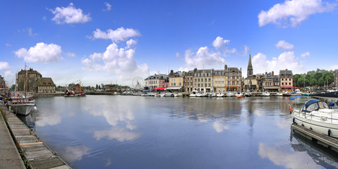 Naklejka premium Honfleur, the old port and harbour in Normandy, France. 