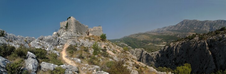 Fototapeta na wymiar Stari Grad - Fortica - the ruins of fortress above the town Omis