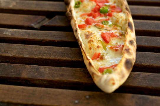 Pide on wood