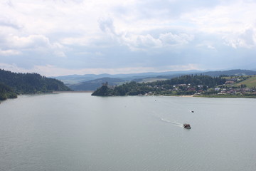 jezioro czorsztyńskie © Eugeniusz