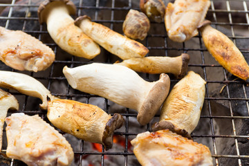Grilling mushrooms