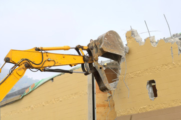 Pulling the Wall