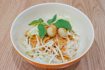 Thai rice vermicelli with curry