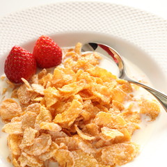 sugar corn flake and strawberry with milk