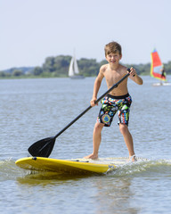 kleiner Stehpaddler