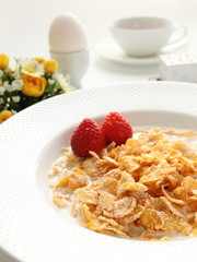 sugar corn flake and strawberry with milk
