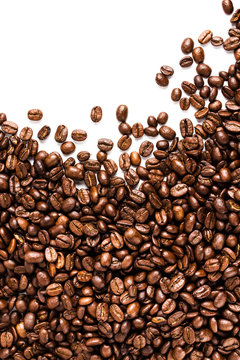 Roasted Coffee Beans  background or texture with white copy spac