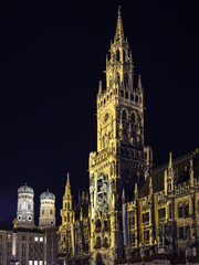 Fototapeta na wymiar Night scene Munich Town Hall