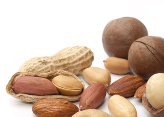 Obraz premium Mixed nut isolated on the white background