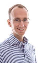 Lachender freundlicher Junger Mann - Bewerbungsfoto
