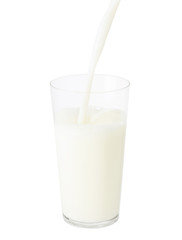 グラスに注がれるミルク