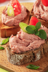 Bread with meat mousse
