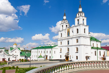 Fototapeta na wymiar Katedra Świętego Ducha w Mińsku.