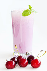 Свежий, прохладный, молочный вишнёвый коктейль для всех