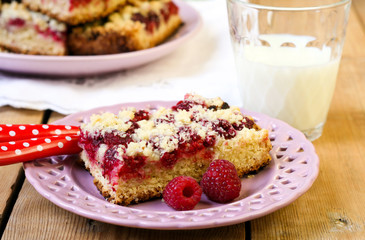 Raspberry crumb bars