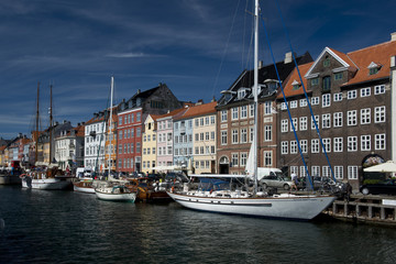 Fototapeta na wymiar The Colorful Buildings of Nyhavn in Copenhagen