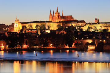 Naklejka na ściany i meble Night Prague gothic Castle and St. Nicholas' Cathedral