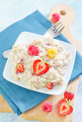 oat flakes with strawberry