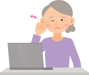 女性　シニア　PC