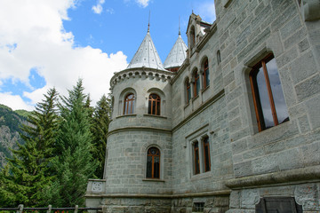 Fototapeta na wymiar Zamek w Gressoney-Saint-Jean - Dolina Aosty