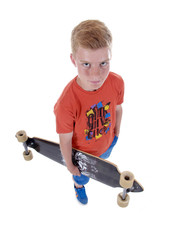 Junge mit Skateboard/Longboard