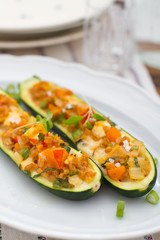 Gefüllte Zucchini