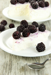 Cheesecake with fresh berries