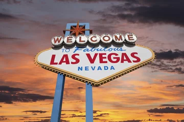 Foto op Aluminium Las Vegas welkomstbord met zonsopganghemel © trekandphoto
