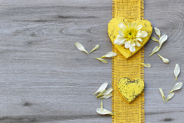 Dekoband mit Herz und Blume