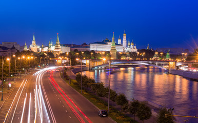 Obraz premium night view of Kremlin and Moscow River in Moscow, Russia