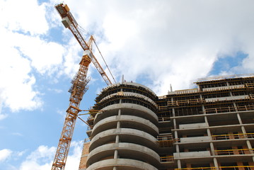 Blok w budowie - mieszkania © kyakom