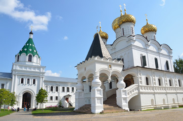 Fototapeta na wymiar Ipatiev klasztor w Kostroma
