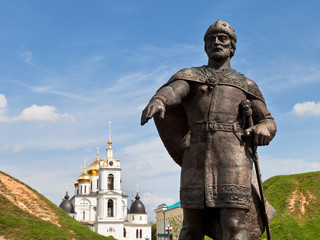 Fototapeta na wymiar prince Yury Dolgoruky Monument in Dmitrov, Russia