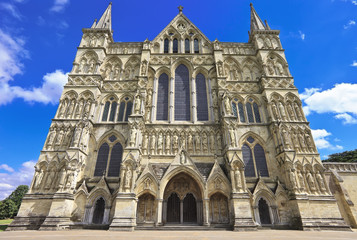 Fototapeta na wymiar West Front of Salisbury Cathedral, England