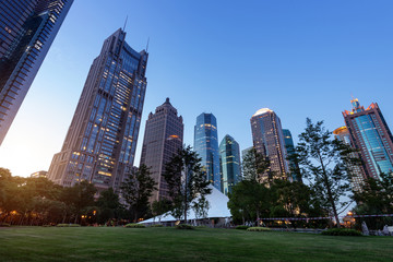 Fototapeta na wymiar Cities of skyscrapers at night
