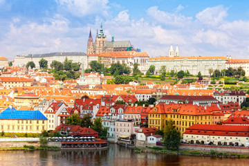 Fototapeta na wymiar Czechy, Praga, spójrz na Gradchana i Wełtawy