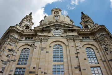 Fototapeta na wymiar Frauenkirche Dresden blick hinauf