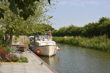 Fototapeta premium Honeystreet Wharf near Devizes. Wiltshire. England