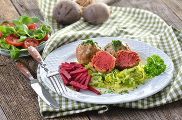 Deftige Tiroler Rohnenknödel