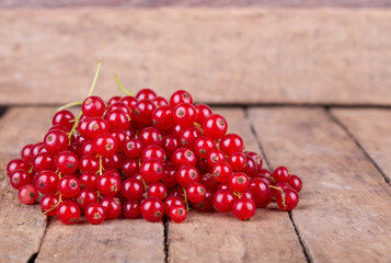 ripe red currants