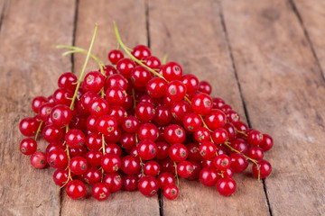 ripe red currants