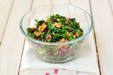 Walnut, kidney bean and fresh green salad