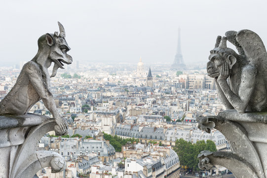 Fototapeta Stone demons gargoyle und chimera. Notre Dame de Paris