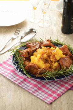 Coniglio con polenta