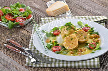 Südtiroler Kasknödel mit Beilagensalat