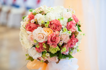 Obraz premium Wedding bouquet with roses